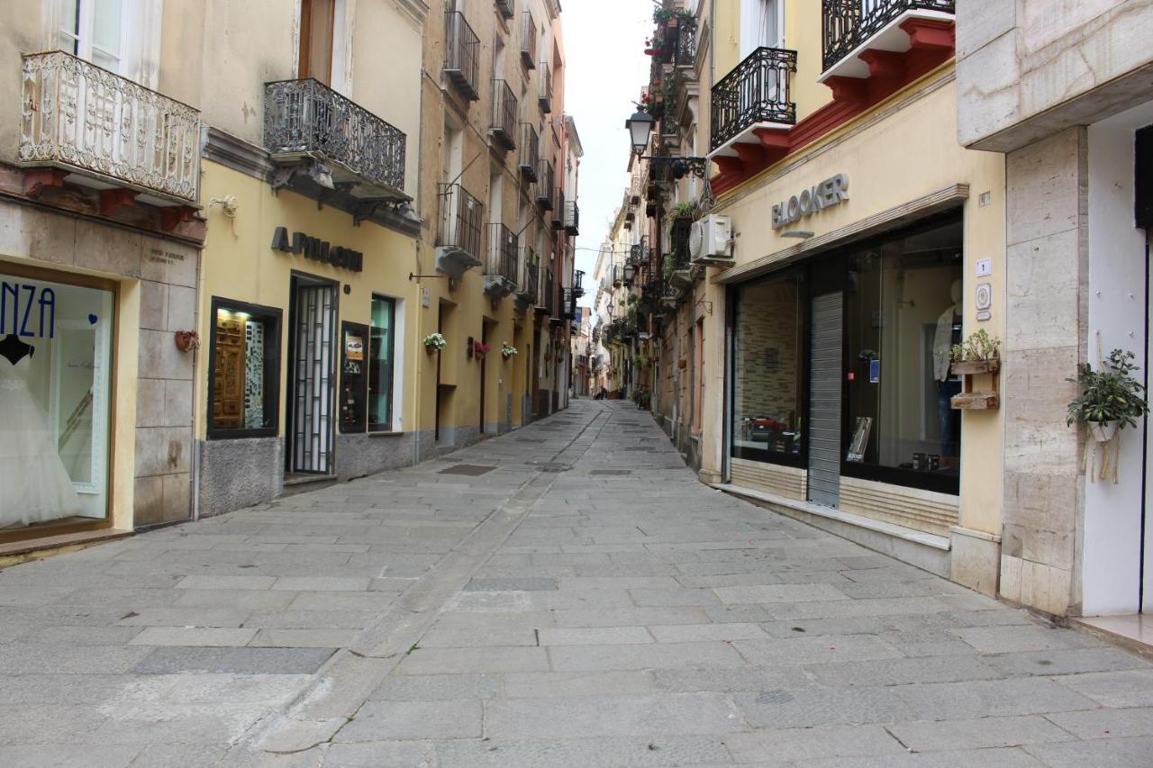 Via Cavour 19, Camere Del Conte Иглесиас Экстерьер фото