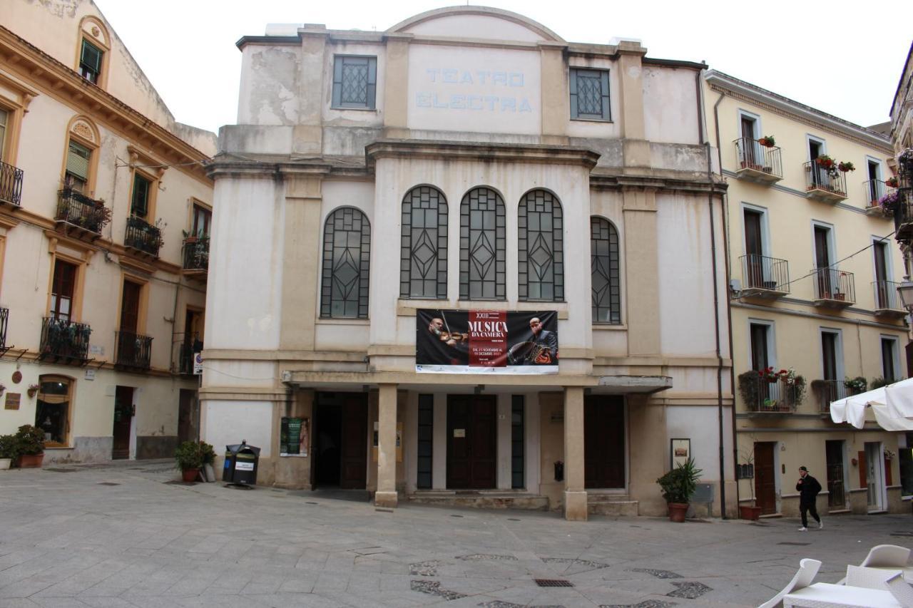 Via Cavour 19, Camere Del Conte Иглесиас Экстерьер фото