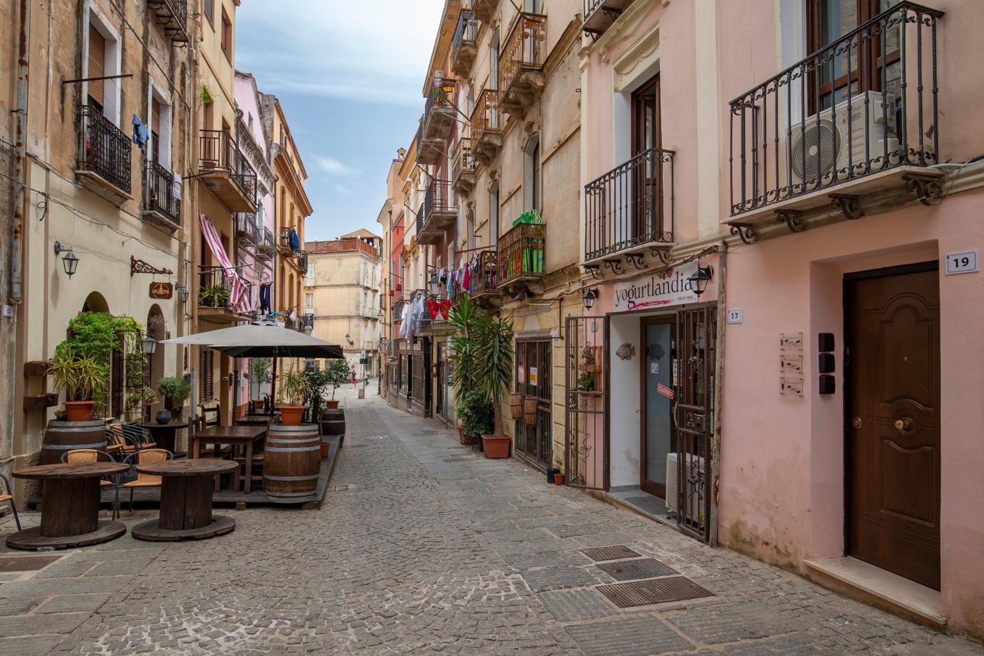 Via Cavour 19, Camere Del Conte Иглесиас Экстерьер фото